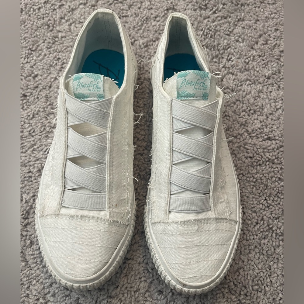 Malibu Blowfish sneakers// size 9